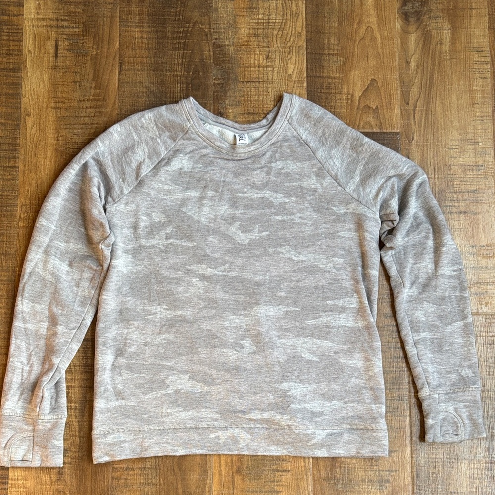 Athleta Girl XXL size 16 Lightweight Crewneck Sweatshirt camo Gray crew neck